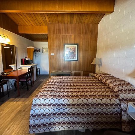 Ace Crown Motel Medicine Hat Εξωτερικό φωτογραφία