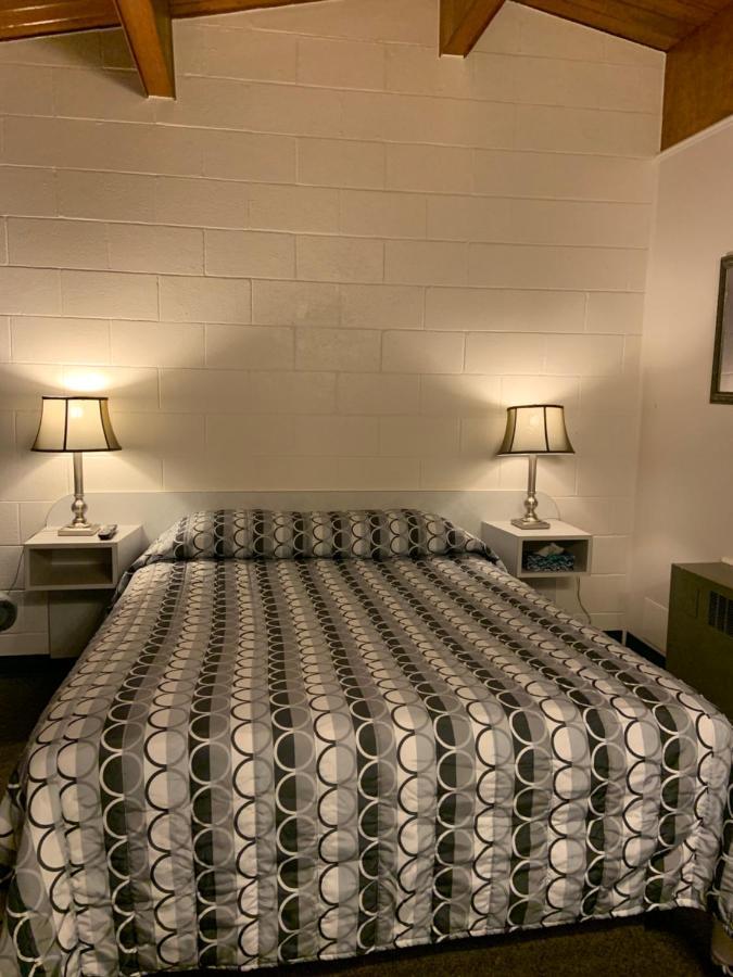 Ace Crown Motel Medicine Hat Εξωτερικό φωτογραφία