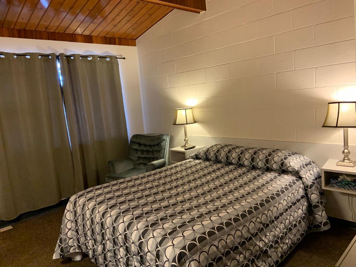 Ace Crown Motel Medicine Hat Εξωτερικό φωτογραφία