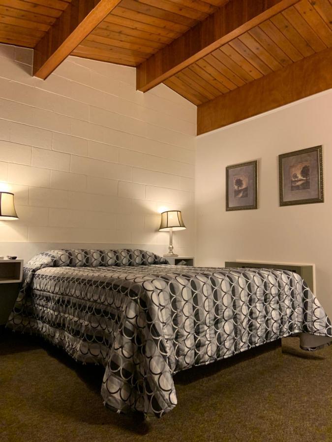 Ace Crown Motel Medicine Hat Εξωτερικό φωτογραφία