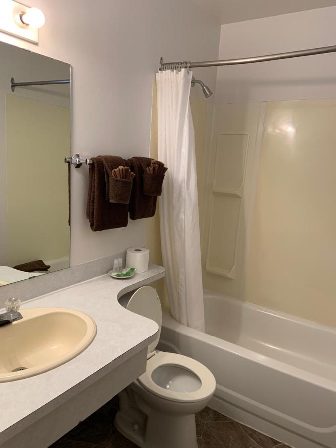 Ace Crown Motel Medicine Hat Εξωτερικό φωτογραφία