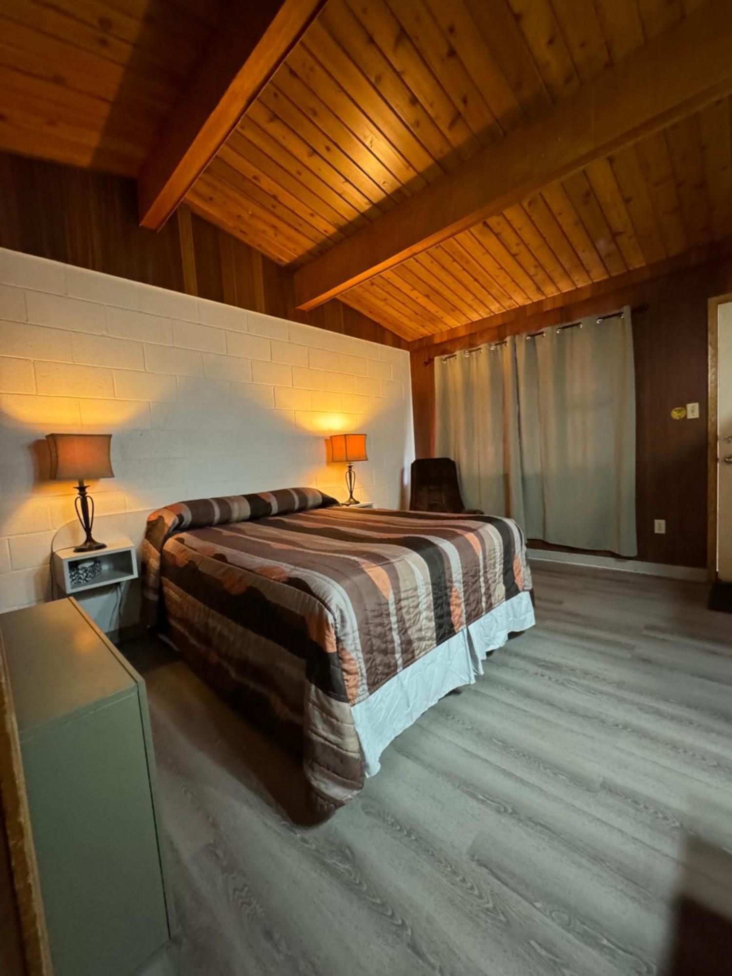 Ace Crown Motel Medicine Hat Εξωτερικό φωτογραφία