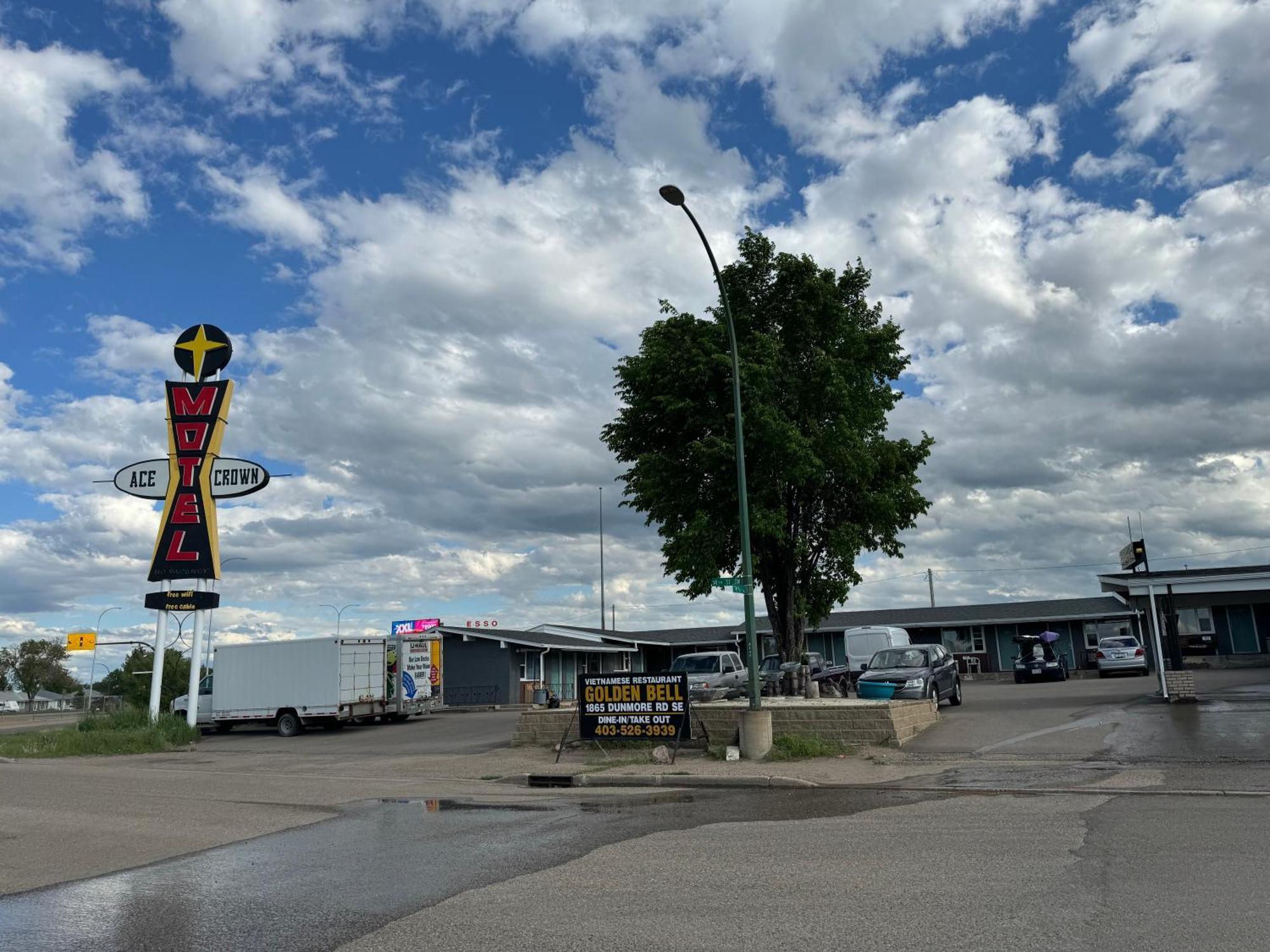 Ace Crown Motel Medicine Hat Εξωτερικό φωτογραφία