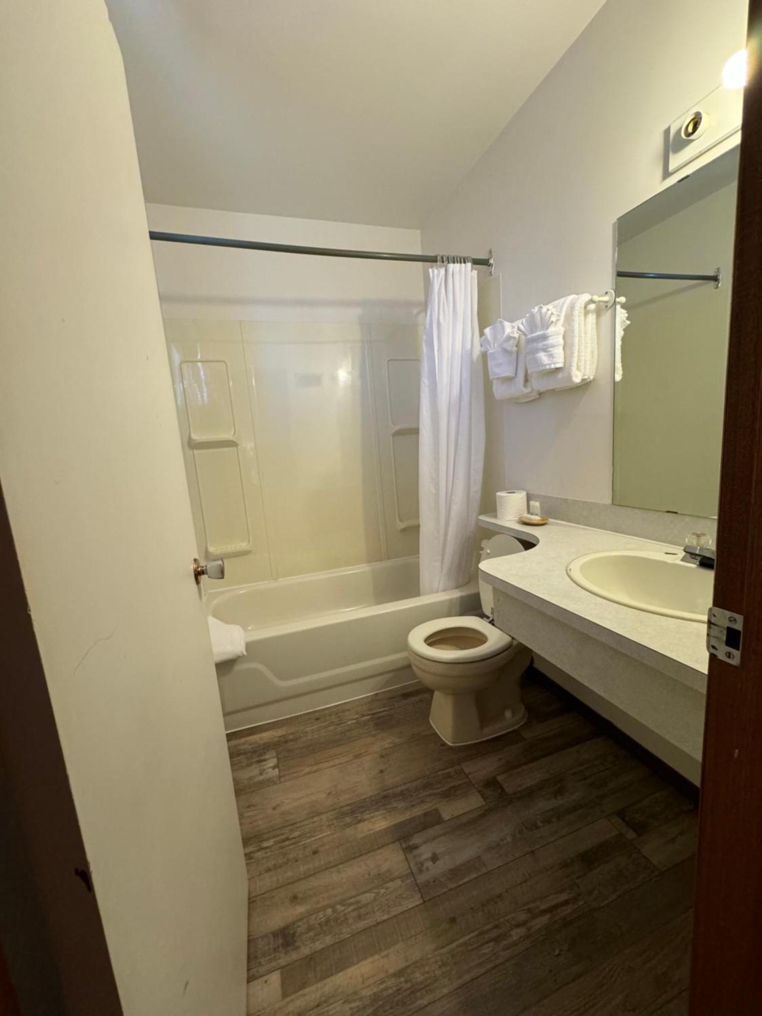 Ace Crown Motel Medicine Hat Εξωτερικό φωτογραφία