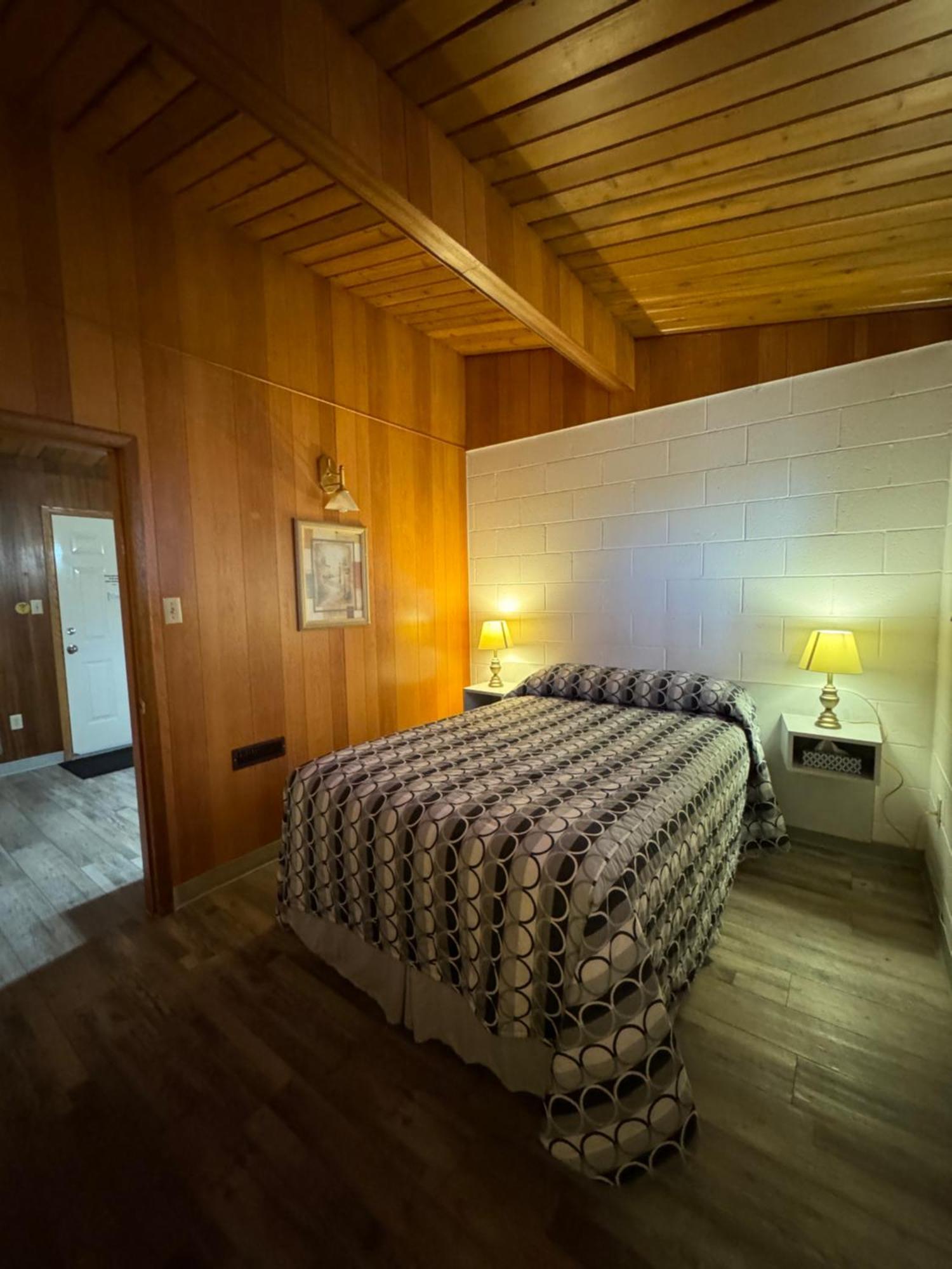 Ace Crown Motel Medicine Hat Εξωτερικό φωτογραφία
