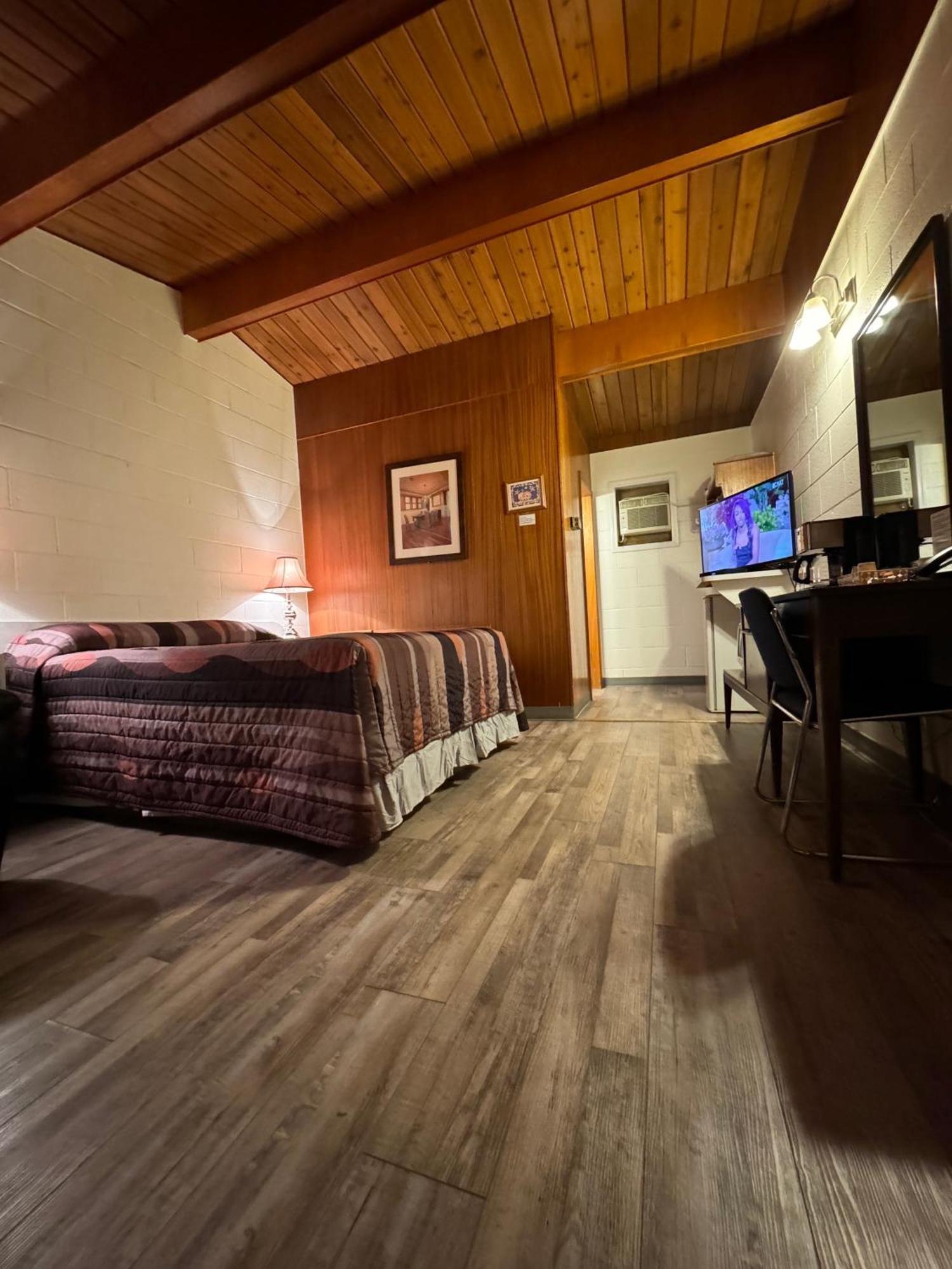Ace Crown Motel Medicine Hat Εξωτερικό φωτογραφία