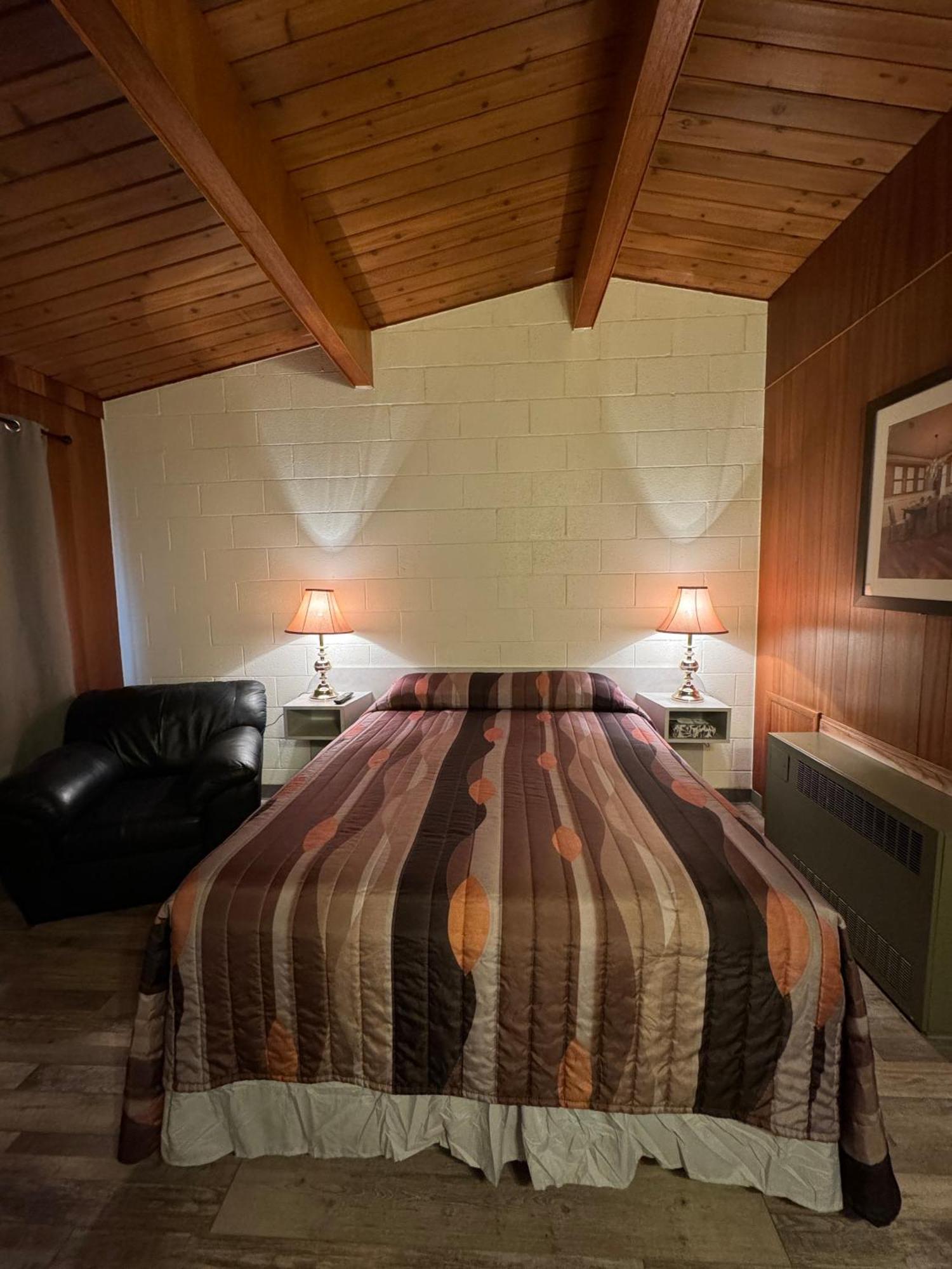Ace Crown Motel Medicine Hat Εξωτερικό φωτογραφία