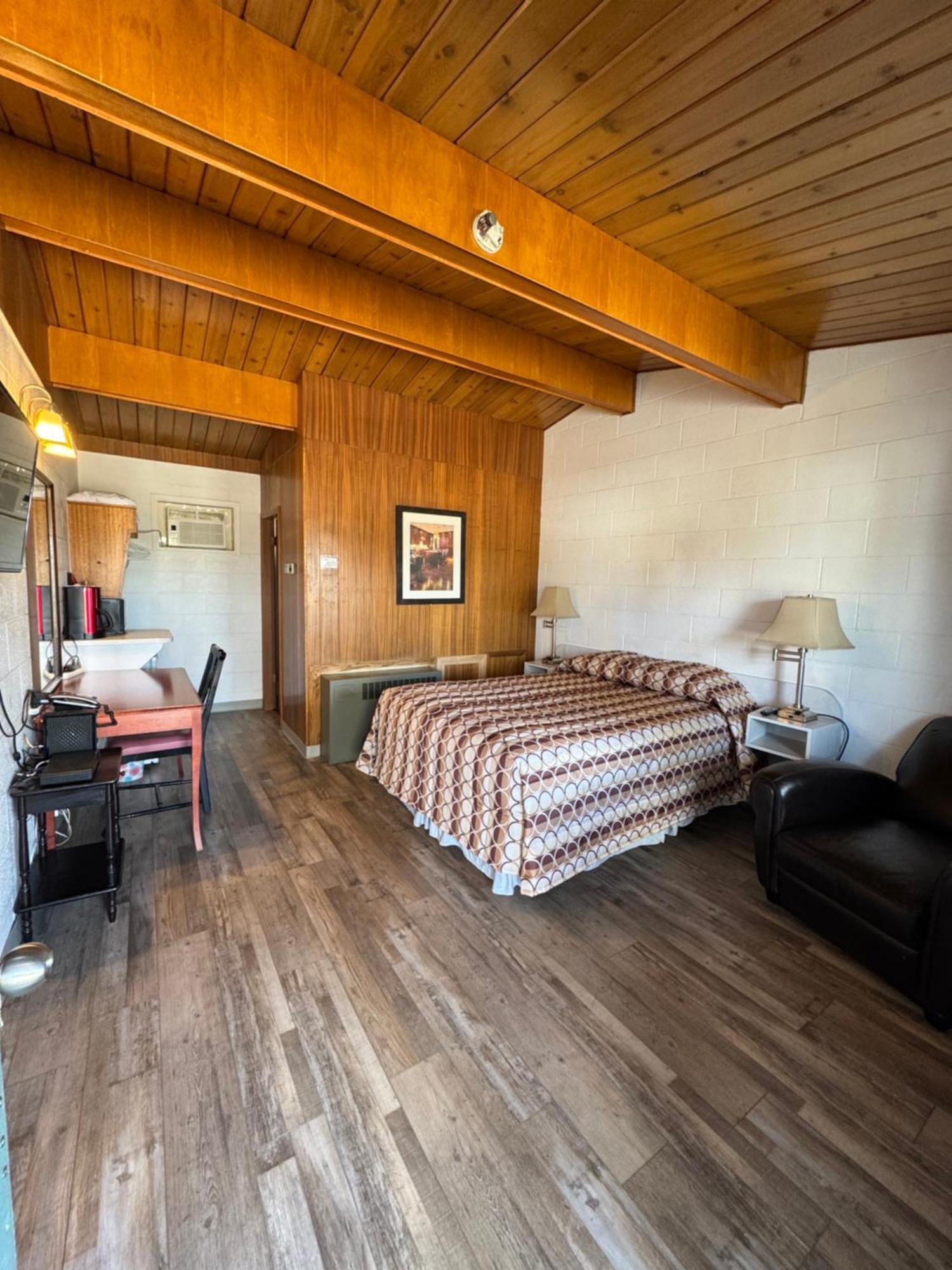 Ace Crown Motel Medicine Hat Εξωτερικό φωτογραφία
