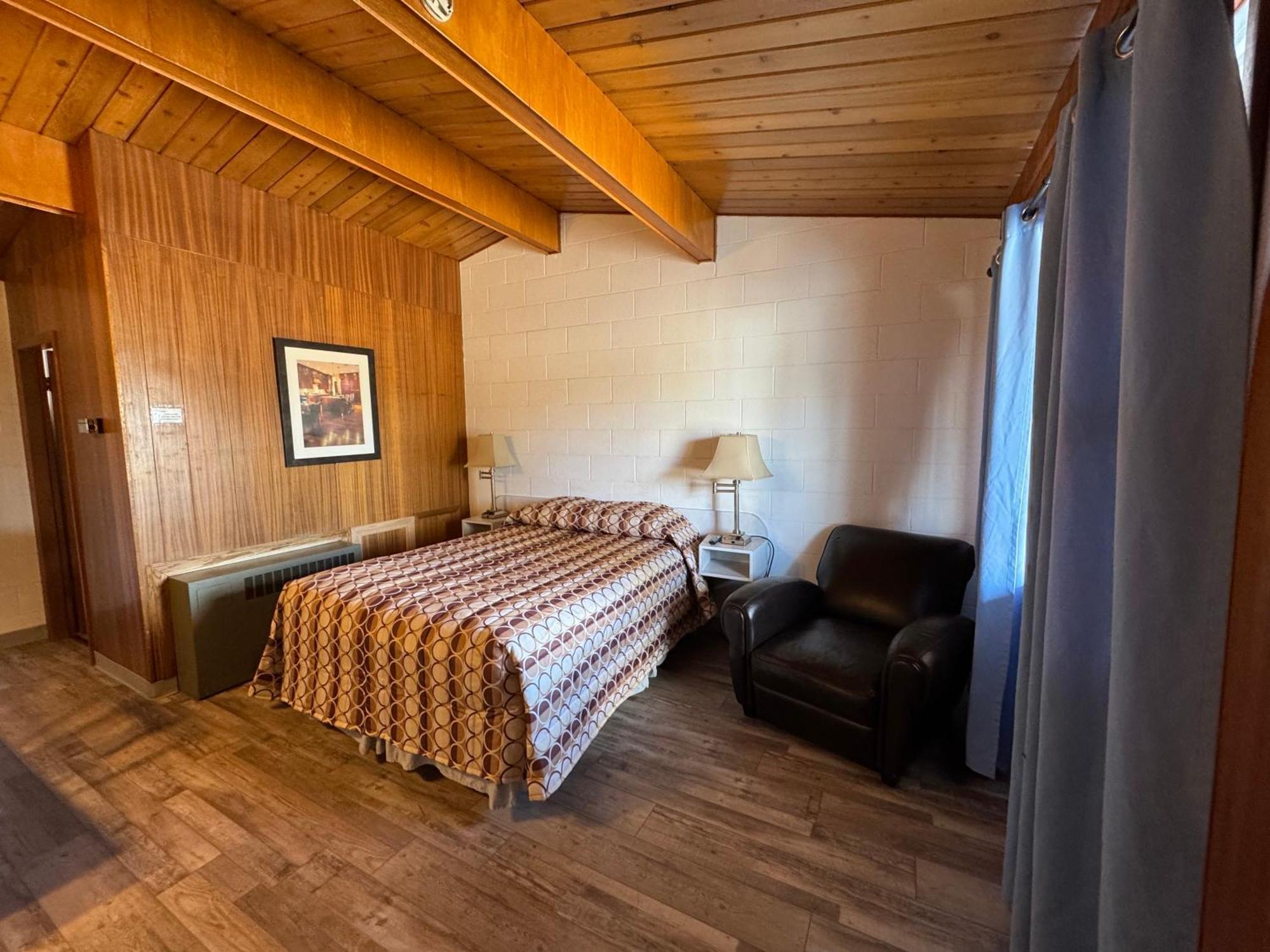 Ace Crown Motel Medicine Hat Εξωτερικό φωτογραφία