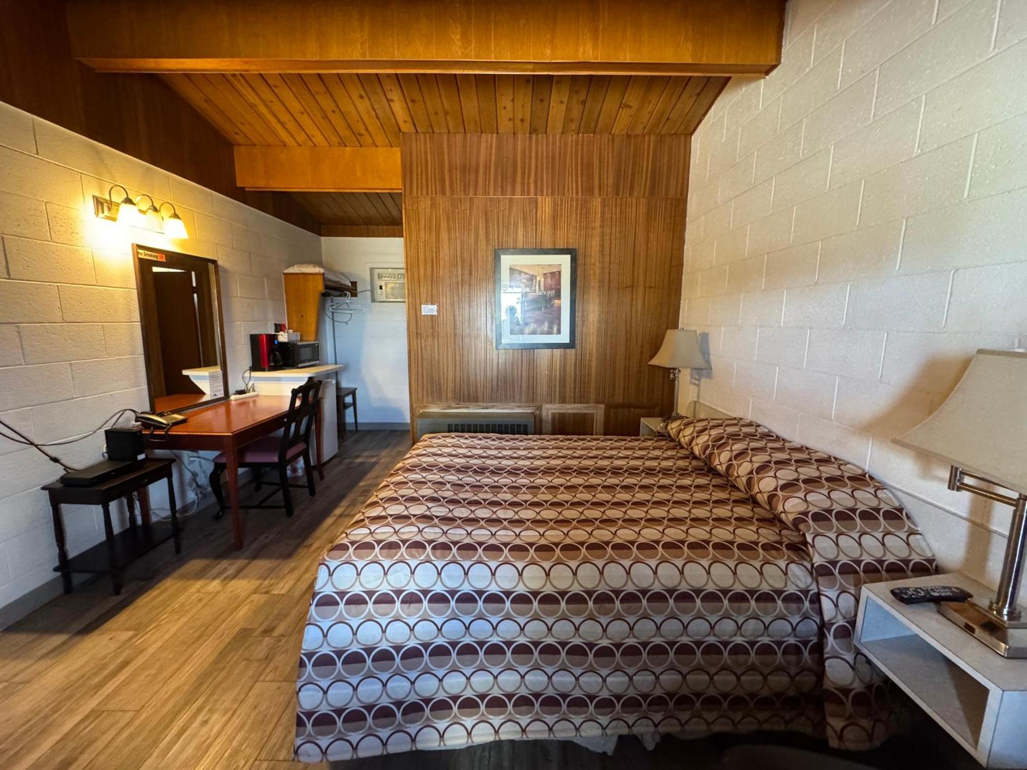 Ace Crown Motel Medicine Hat Εξωτερικό φωτογραφία