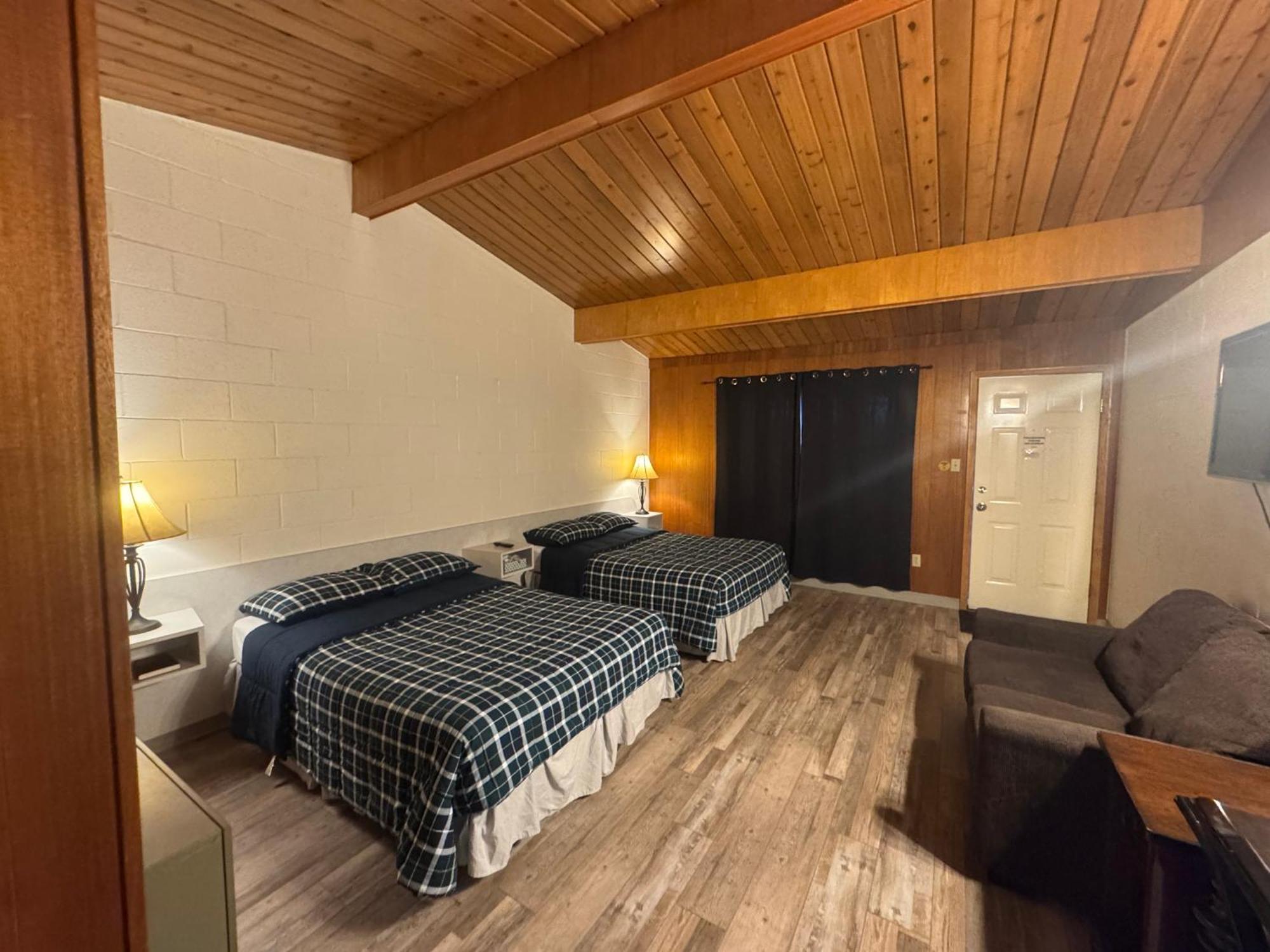 Ace Crown Motel Medicine Hat Εξωτερικό φωτογραφία