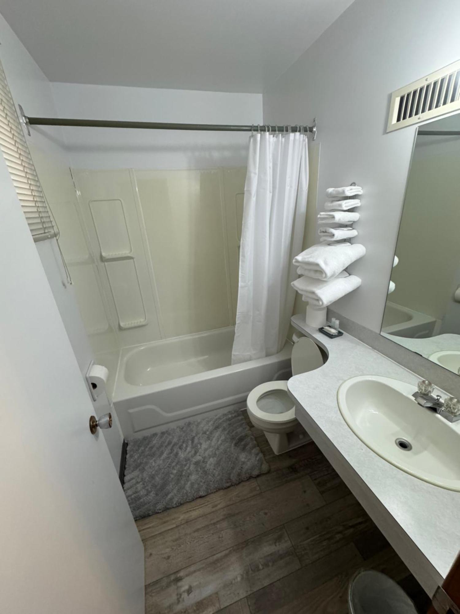 Ace Crown Motel Medicine Hat Εξωτερικό φωτογραφία