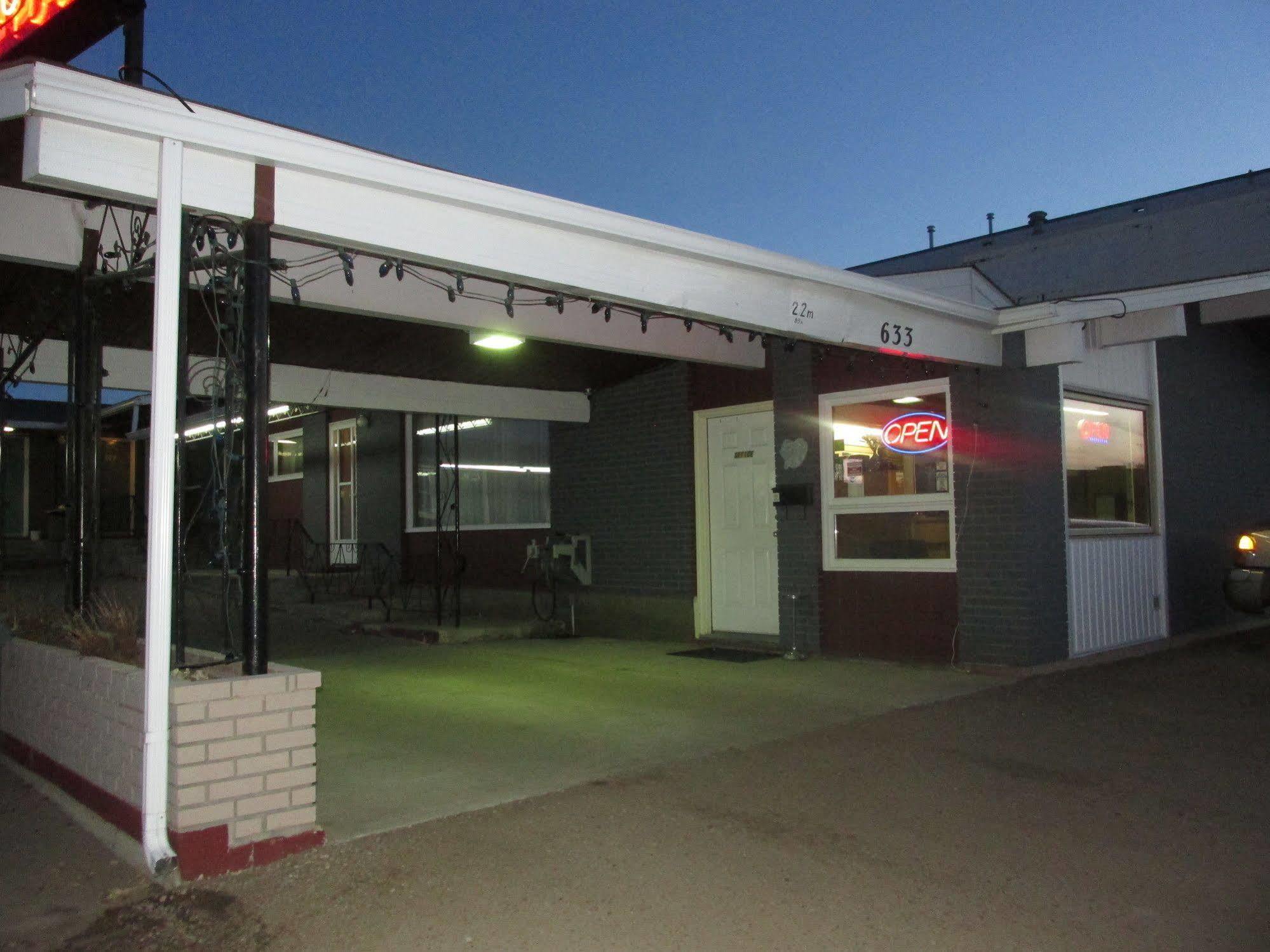 Ace Crown Motel Medicine Hat Εξωτερικό φωτογραφία